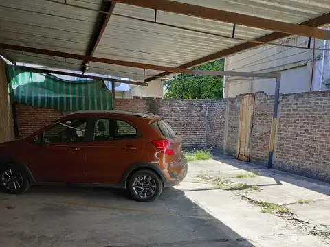 Cochera en Venta Semi Cubierta