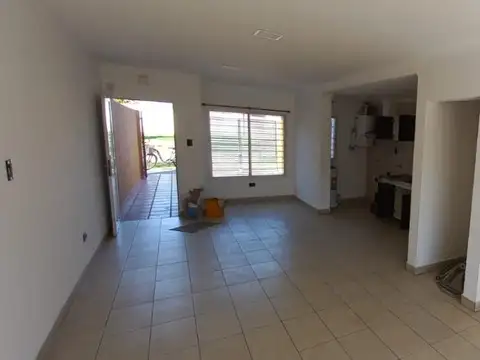 Depto Tipo Casa en Venta con 1 cocheras