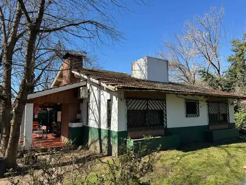 Casa en Venta en Villa Buide Pilar con Jardín