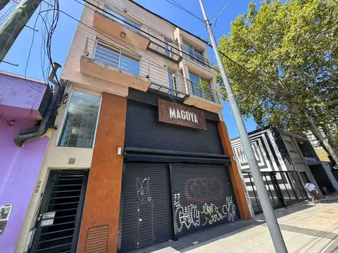 Av. Pres Juan Domingo Perón 300, Piso 1