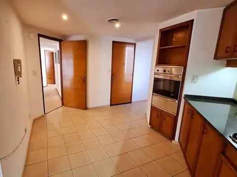 Av. del Huerto 1115 05 01 Piso Exclusivo