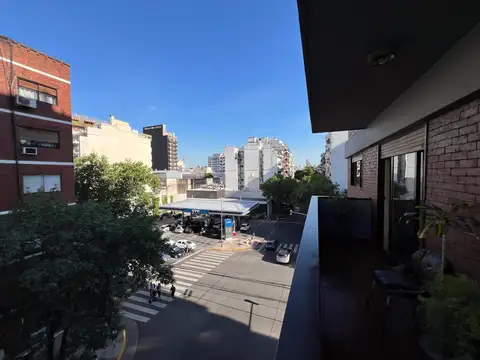 Departamento 4 ambientes con Balcón en Caballito - Semipiso al Frente
