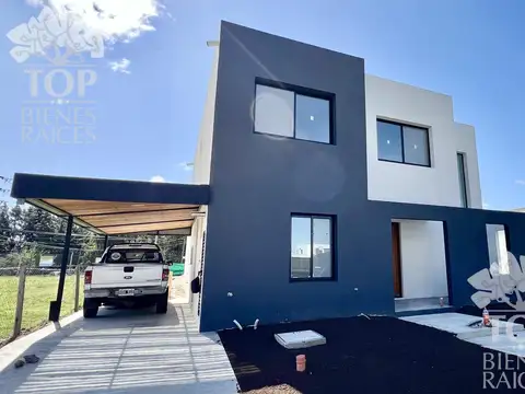 Casa 4 ambientes con 4 baños