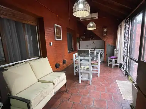 VENTA CASA LUGANO 4 AMB  LOTE PROPIO 8,66 X 37 MTS