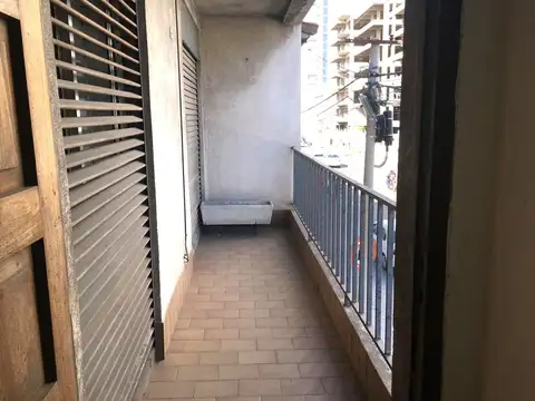 LOCAL COMERCIAL + DEPARTAMENTO 2 AMBIENTES