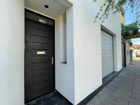 Casa en venta - 3 Dormitorios 2 Baños - Haedo