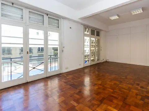 VENTA DE GRA OFICINA COMERCIAL EN MICROCENTRO !