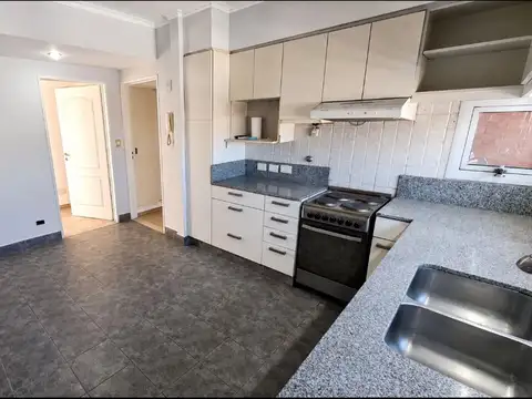 Departamento en Alquiler con 2 cocheras