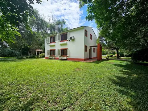 Casa en Venta con 4 cocheras
