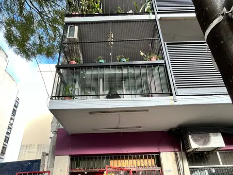 Muy buen local en alquiler sobre Av. Avellaneda.