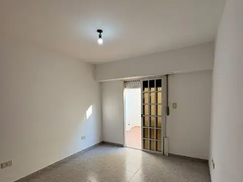 Depto Tipo Casa en Alquiler en Ramos Mejía, $ 500.000