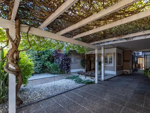 Casa en Venta en Castelar, USD 320.000