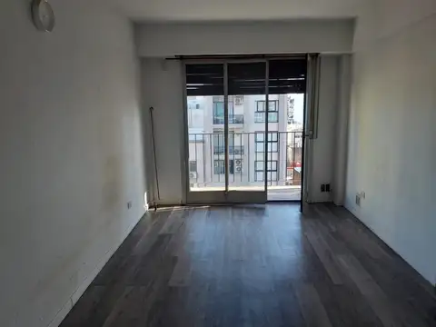 Monoambiente con balcón