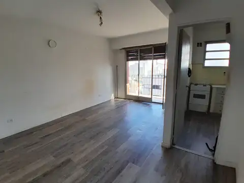 Independencia 2400, Piso 8