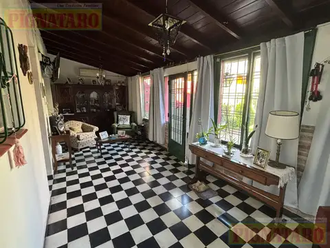 Casa en Venta con 1 cochera