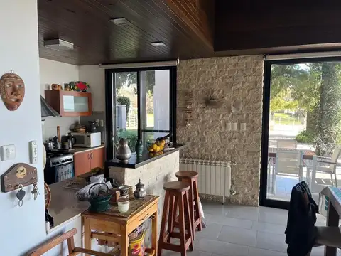 Importante Casa Con Vista al Rio