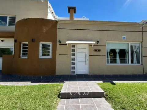 Casa en Venta en Villa Santa Cruz del Lago, USD 150.000