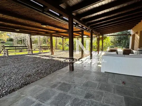 Vende en Pinares, derechos de sobre elevar en agradable entorno