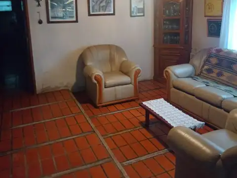 CASA EN VENTA EN ZONA URBANA DE MARCOS PAZ