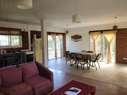 Casa 3 ambientes con 2 baños