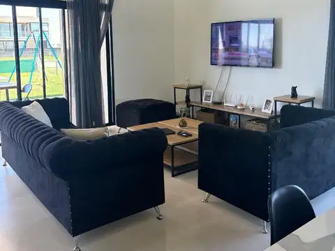 Casa en Venta en Pueblos Del Plata - Villalobos, USD 350.000