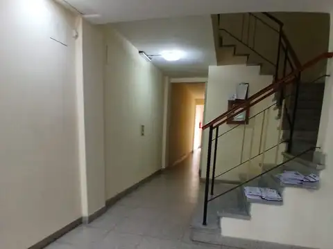 25 de Mayo 300, Piso 1