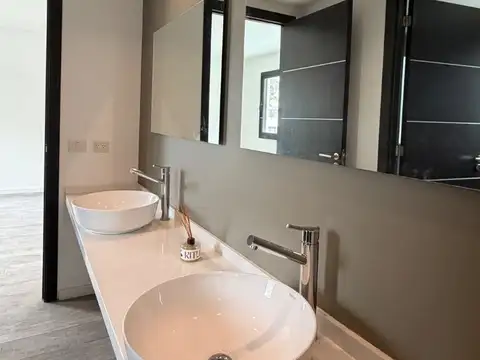 OPORTUNIDAD  MODERNA IMPECABLE! ST THOMAS ESTE