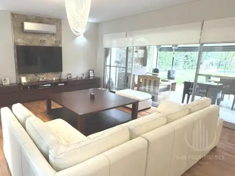 Casa en Saint Thomas Norte estilo