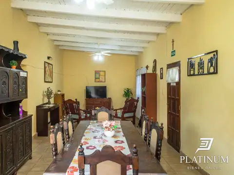 Casa 4 ambientes con 2 baños