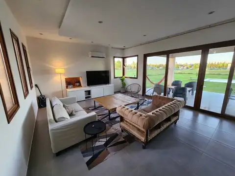 Casa 4 ambientes en Venta Campos de Roca II