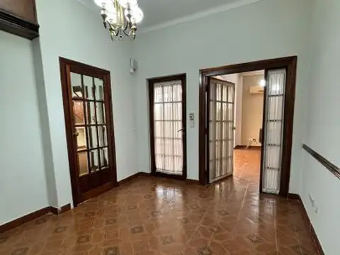 Oficina con 3 privados en el centro de Morón