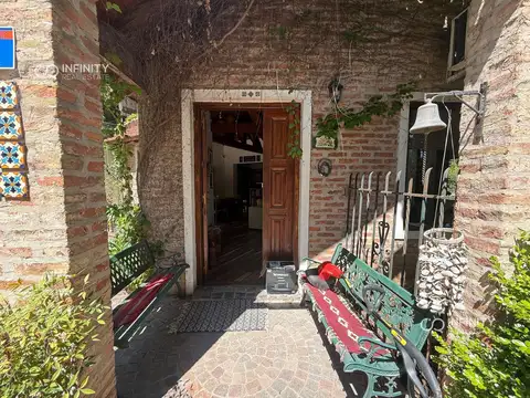 Mendoza  al 4200
