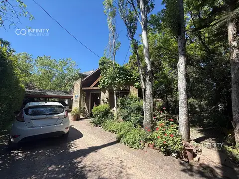 Casa 6 ambientes con 4 baños