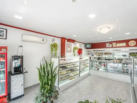 Venta de Local y depósito en Carlos Casares al 4000