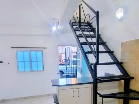 Depto Tipo Casa en Alquiler de 1 dormitorio