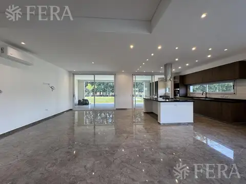 Casa en Venta en Countries y Barrios Cerrados en la Plata, USD 429.000