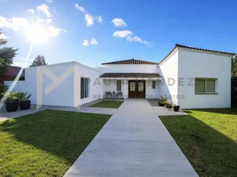 Casa Chalet  en Venta en Santa Teresa, Villanueva, Tigre