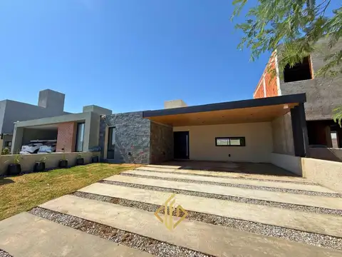 Casa en venta- Docta con escritura!