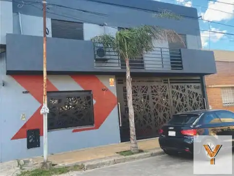 Casa en venta - 3 Dormitorios 2 Baños - 200Mts2 - Berisso