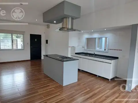 Casa 3 ambientes con 2 baños