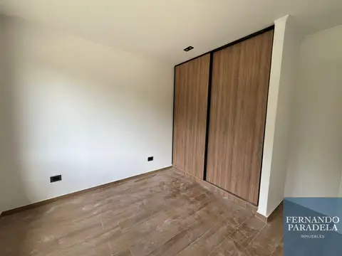 Casa 4 ambientes en condominio, Parque Leloir