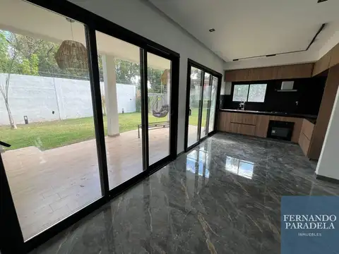 Casa en Venta en Barrio Parque Leloir, USD 280.000