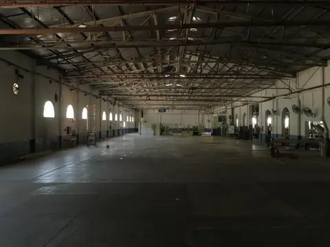 Galpon en Alquiler en Bernal, USD 31.668