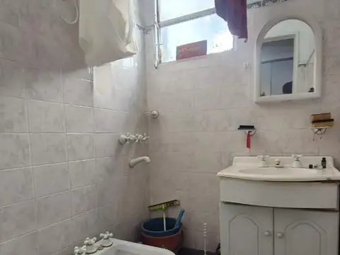 Departamento 2 ambientes con Balcón Frances - Vista al Río - A refaccionar - Barrancas de Belgrano