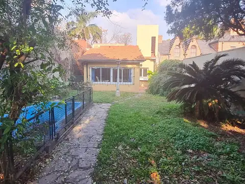 ¡Casa en venta con gran lote y excelente potencial  En Venta
