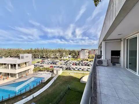 North Coral Plaza 100