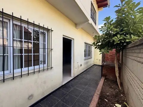 VENTA PH 4 ambientes con PATIO y PARRILLA en Caseros SIN EXPENSAS