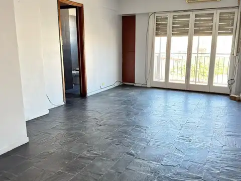 Departamento de tres ambientes en venta en villa crespo