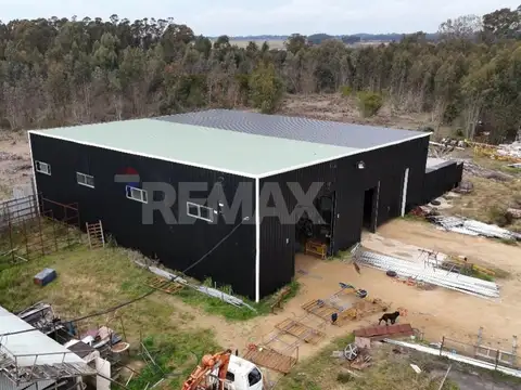 VENTA CHACRA 5 HECTAREAS SALINAS CON GALPONES 900m