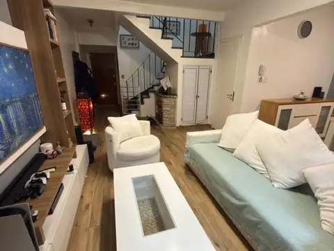 Depto Tipo Casa en Venta en Chacarita, USD 293.000